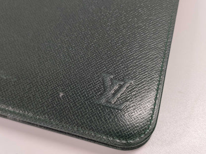 LOUIS VUITTON Taiga M30394 Porte Valeur Carte Credit Other Accessories