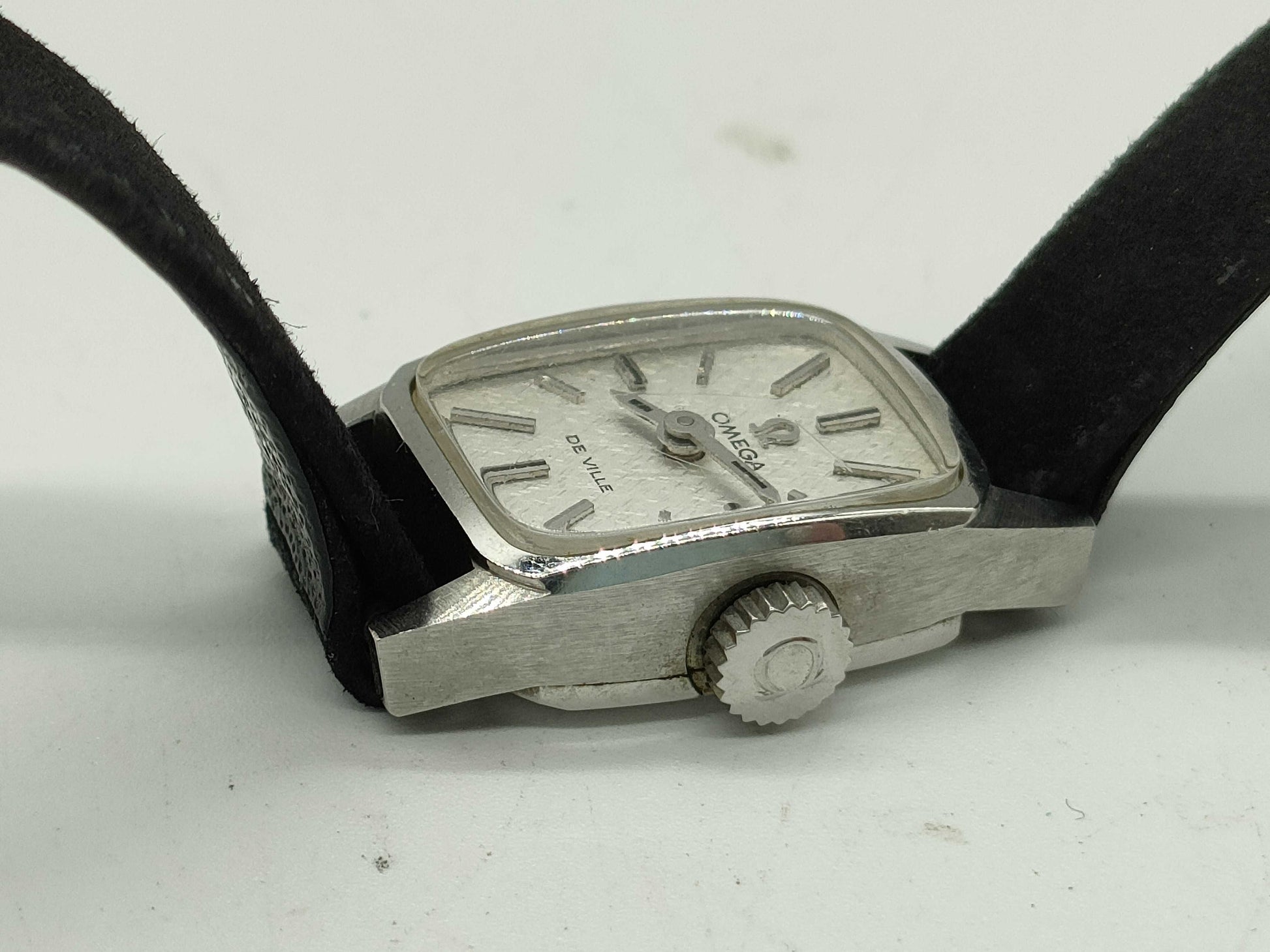 OMEGA De Ville Hand-Wound Women's Watch