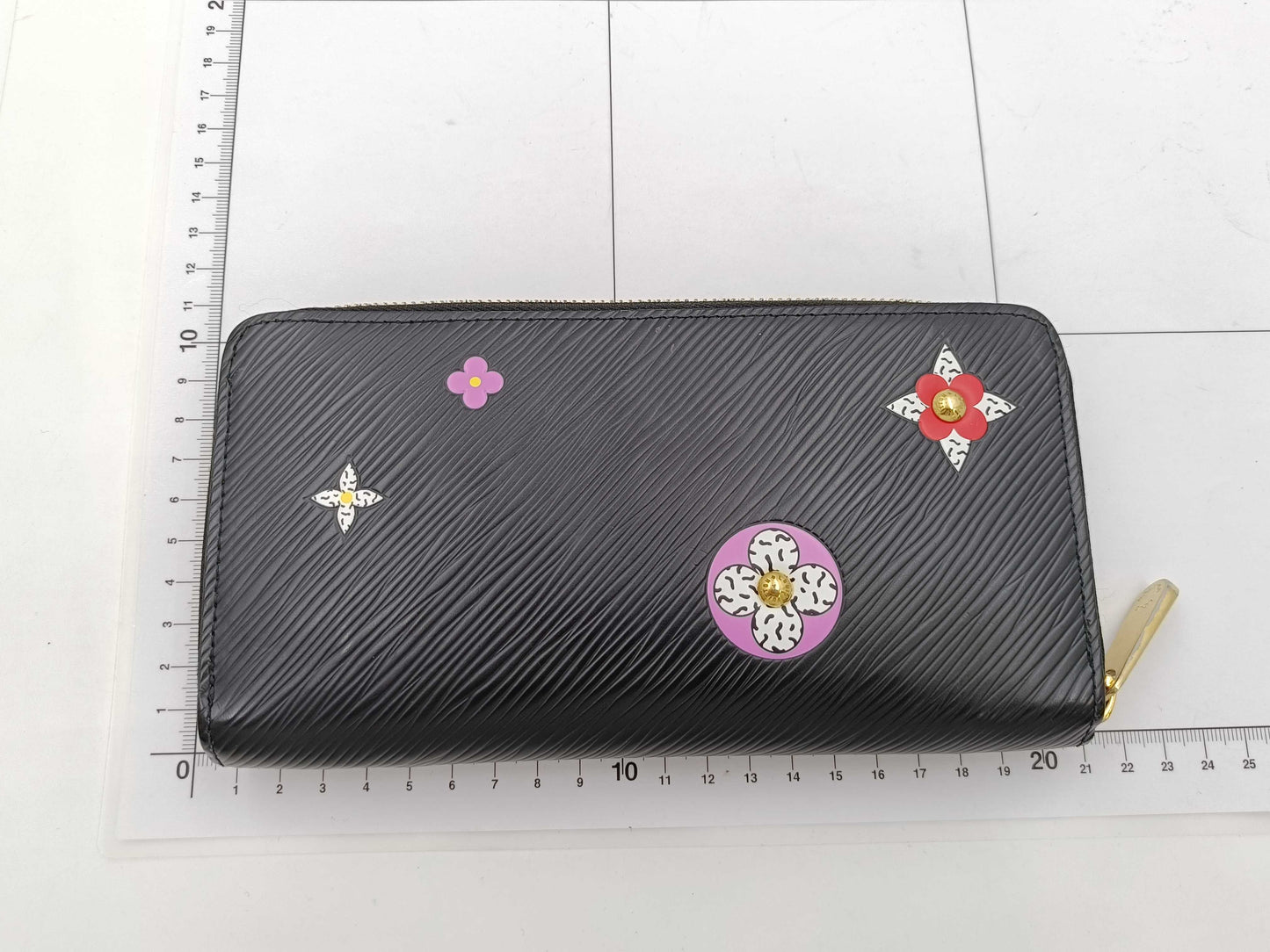 LOUIS VUITTON Epi M62296 Epi Flower Zippy Wallet / Year of manufacture, signs of use considered