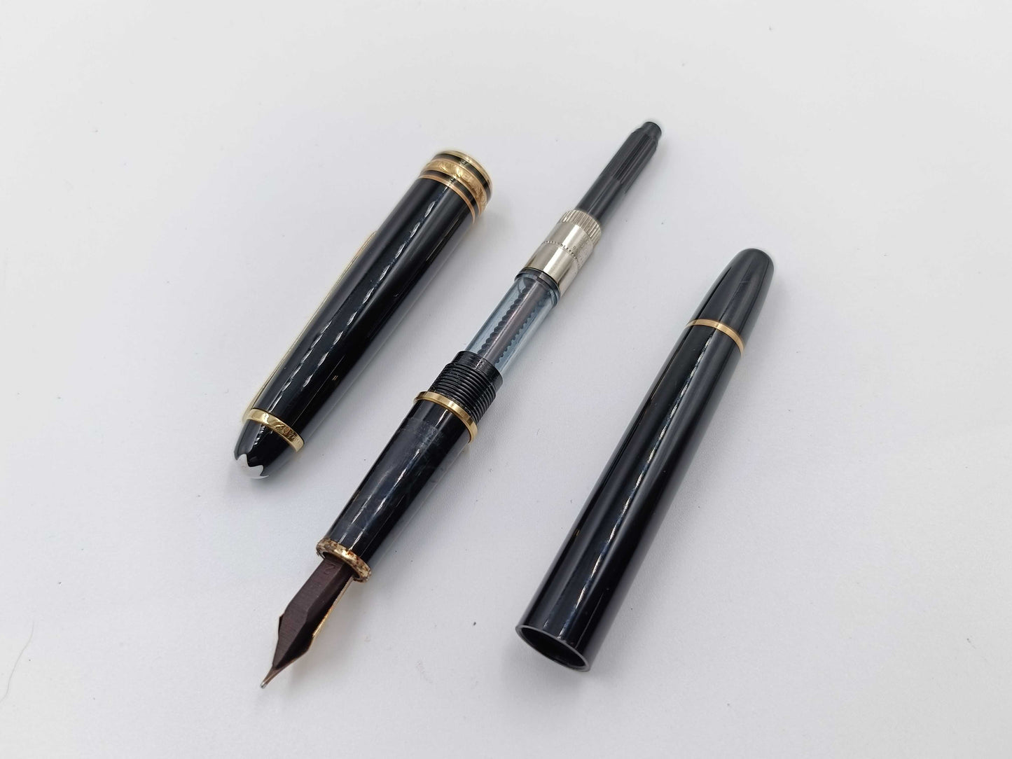 MONTBLANC Meisterstück 14K Nib Pen/Fountain Pen