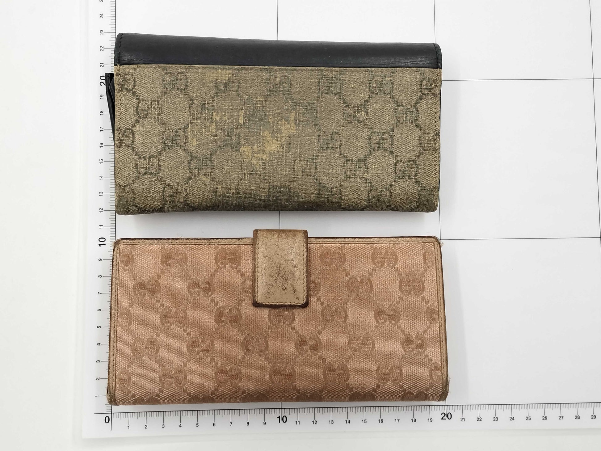 GUCCI GG Supreme Supreme Leather Long Wallet 410100/Lovely Heart 245723 Wallet