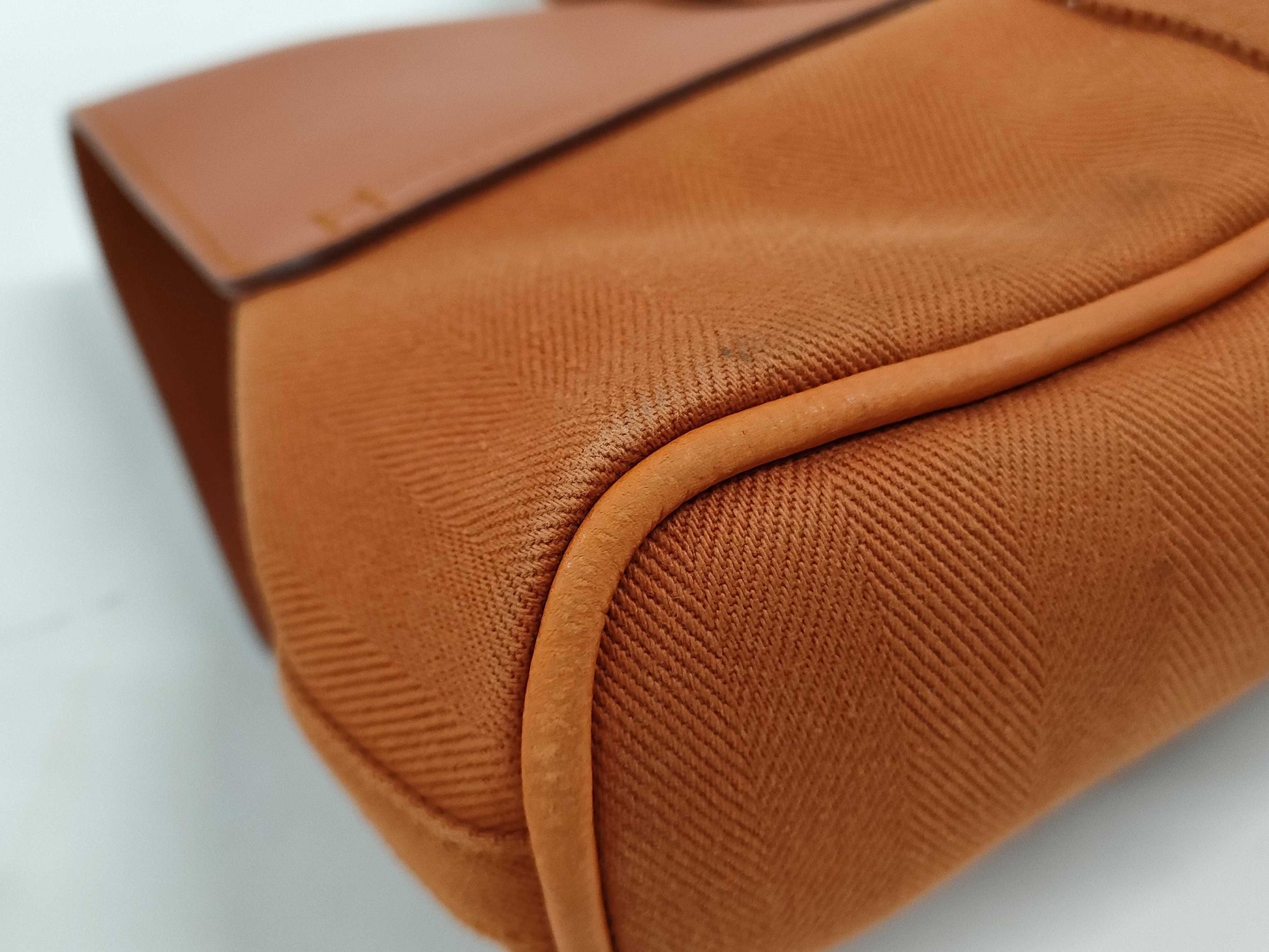 HERMES Valparaiso MM Long Handbag