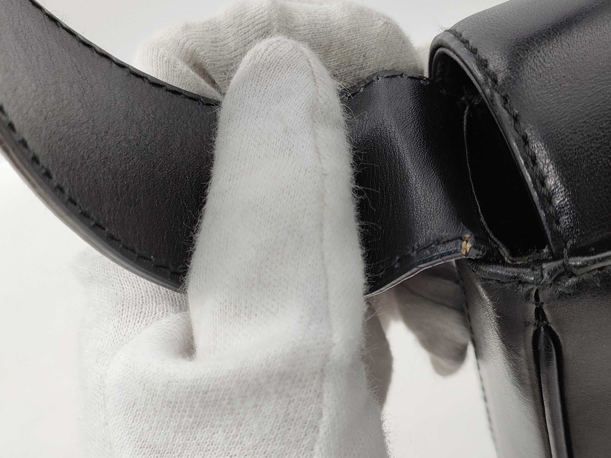 Salvatore Ferragamo Vara Leather Shoulder Bag