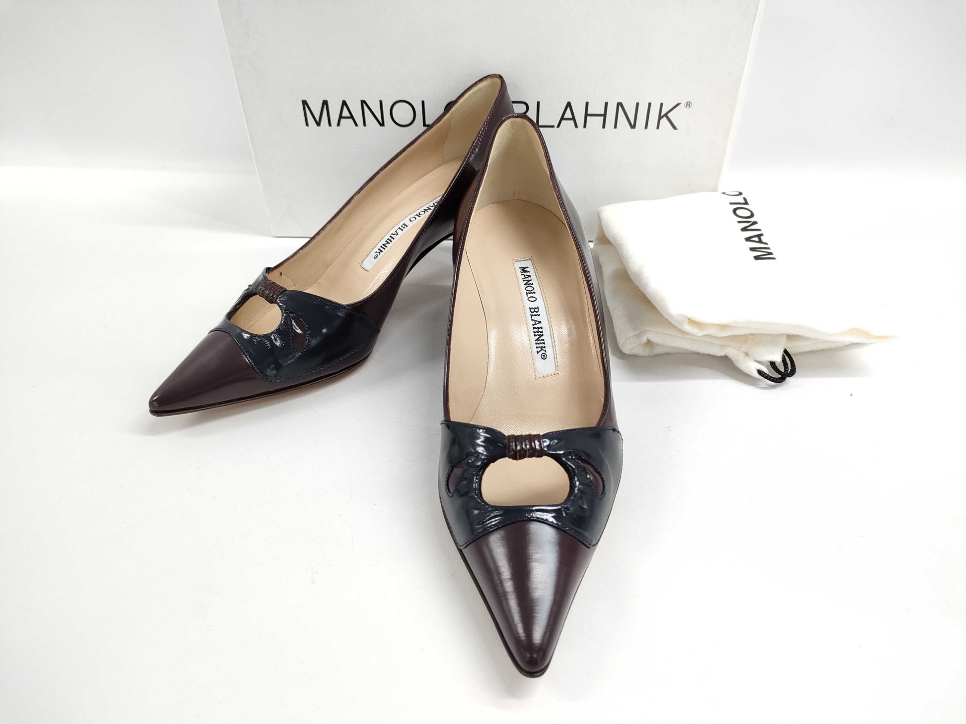 Manolo Brannik Boxed Heel Women's Watch Pumps