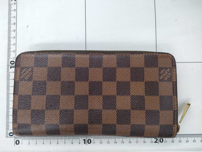 LOUIS VUITTON Damier Zippy Wallet