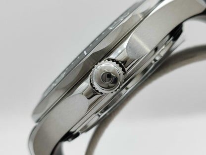 OMEGA Seamaster Diver 300M 210.32.42.20.04.001 83671200 White Dial Automatic Men's Watch