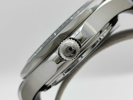 OMEGA Seamaster Diver 300M 210.32.42.20.04.001 83671200 White Dial Automatic Men's Watch