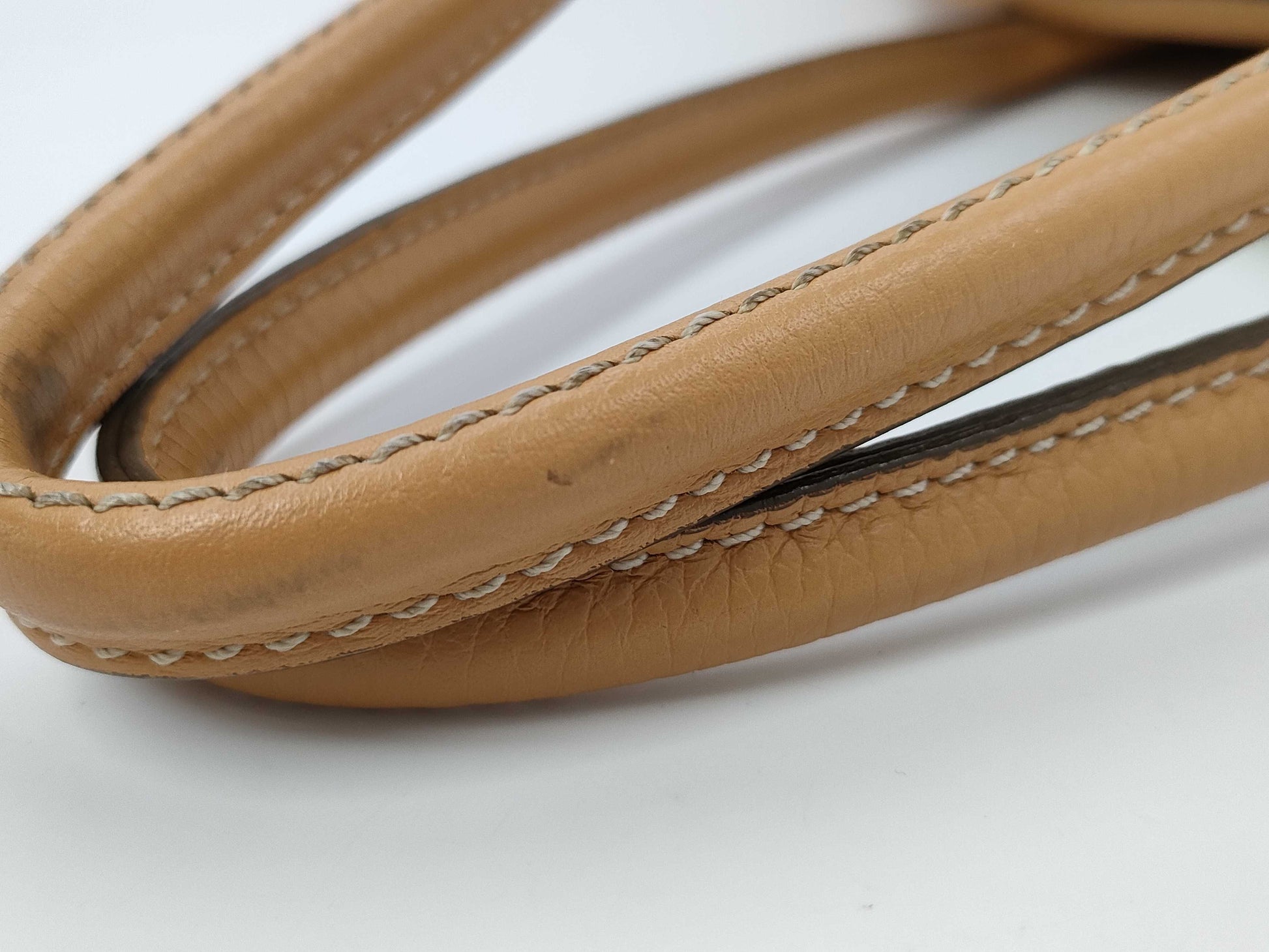 TODS Beige/Leather/Silver Hardware/Hand/Tote Handbag