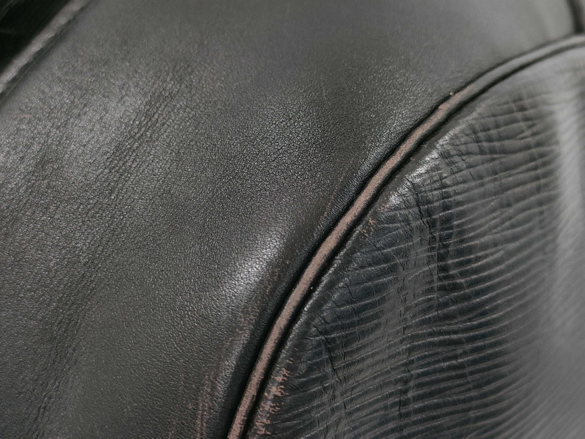 LOUIS VUITTON Epi Randonne GM Shoulder Bag