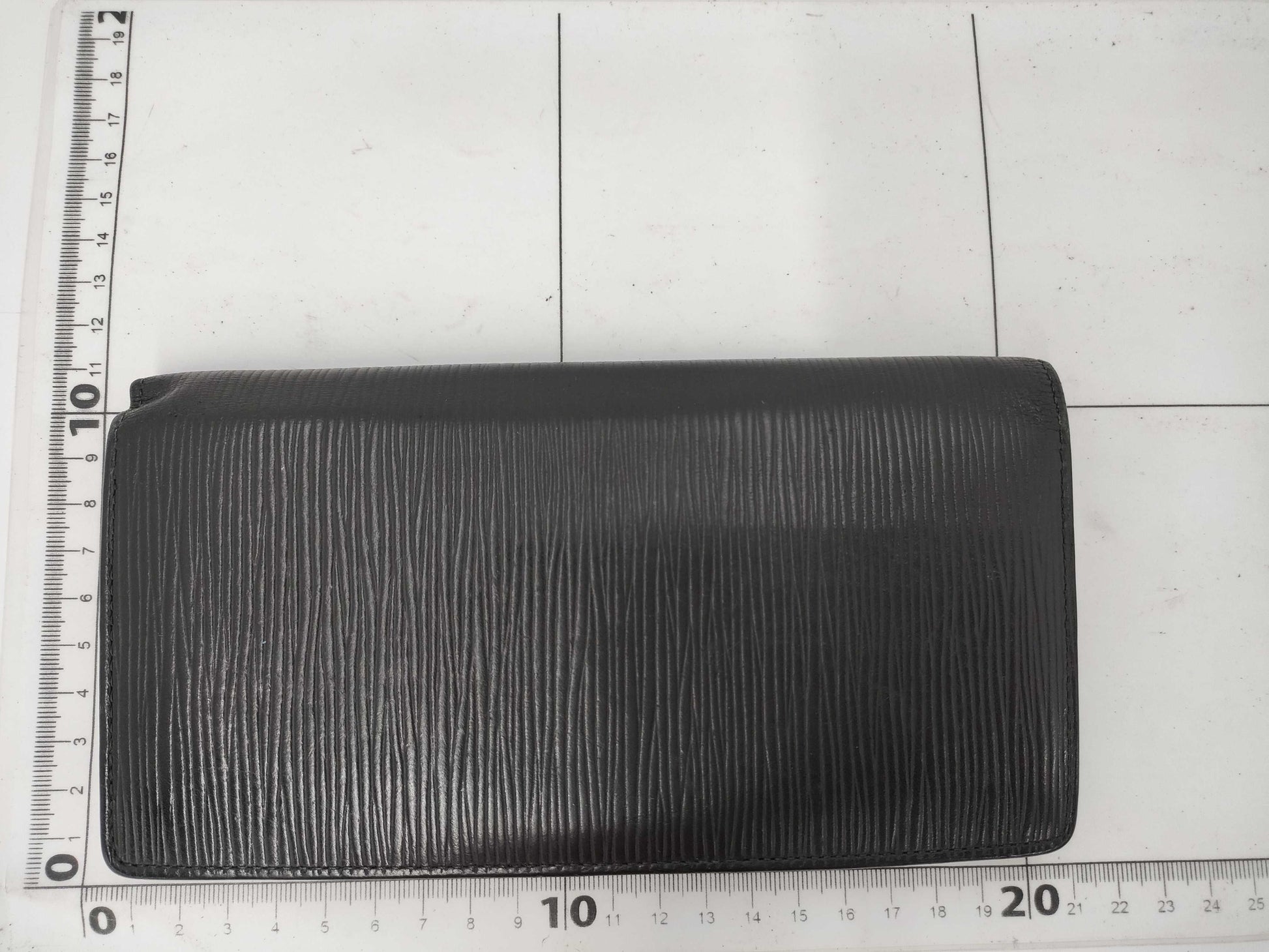 LOUIS VUITTON Epi Portefeuille Brazza Wallet