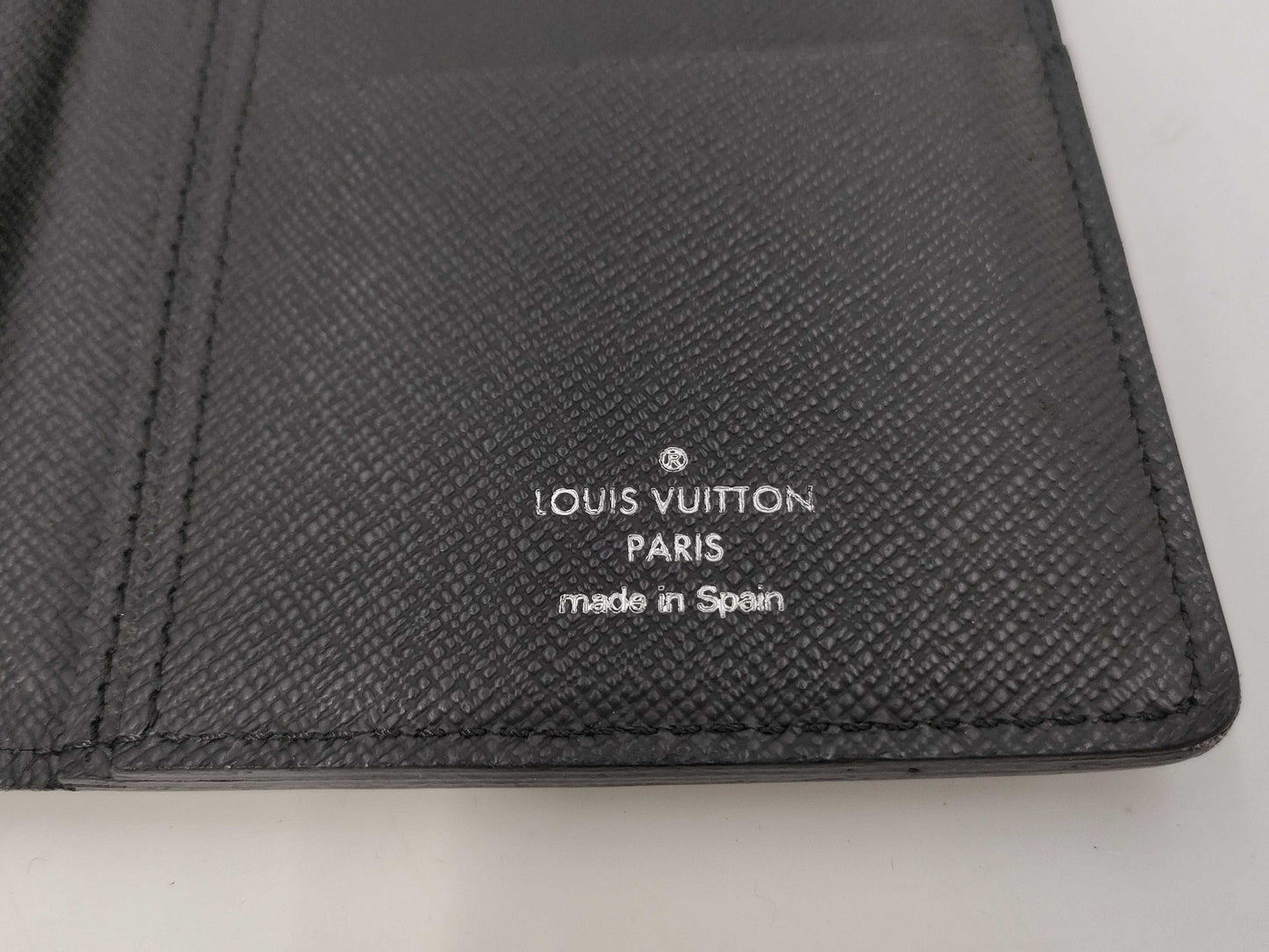 LOUIS VUITTON Epi Portefeuille Brazza Wallet