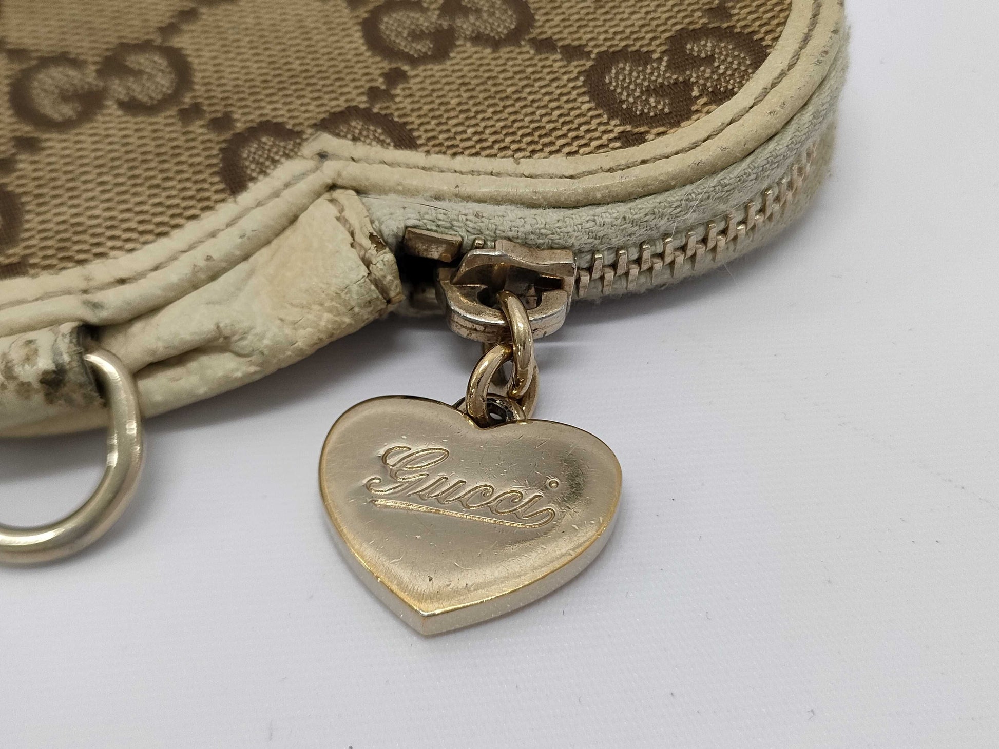 GUCCI Heart Coin Case