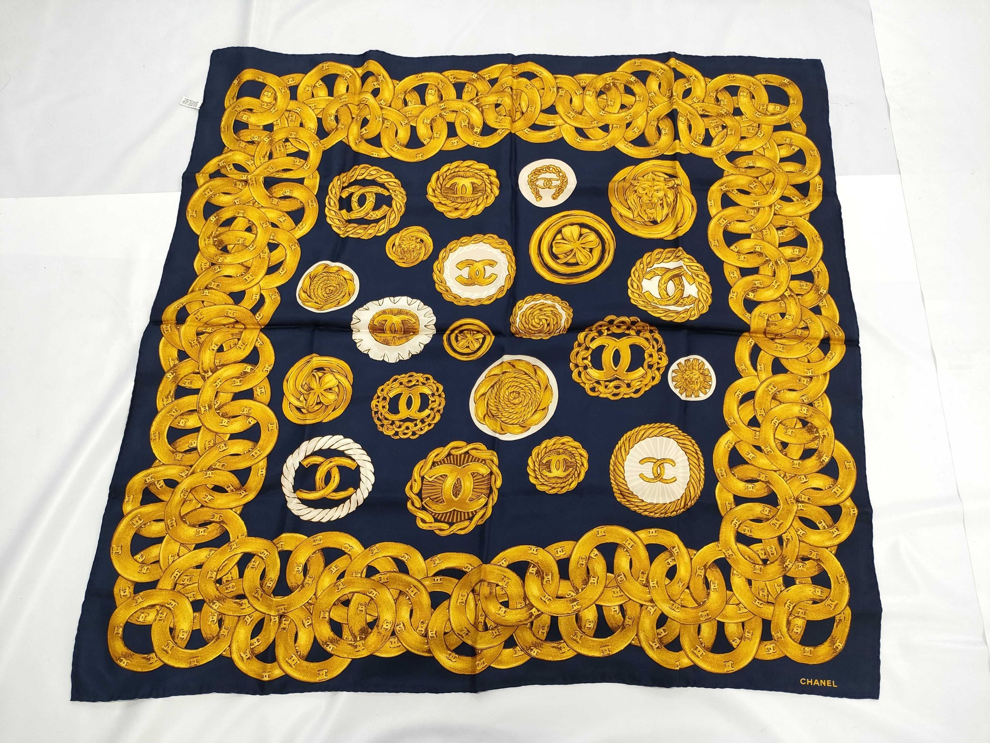 CHANEL Chain Design Navy Scarf