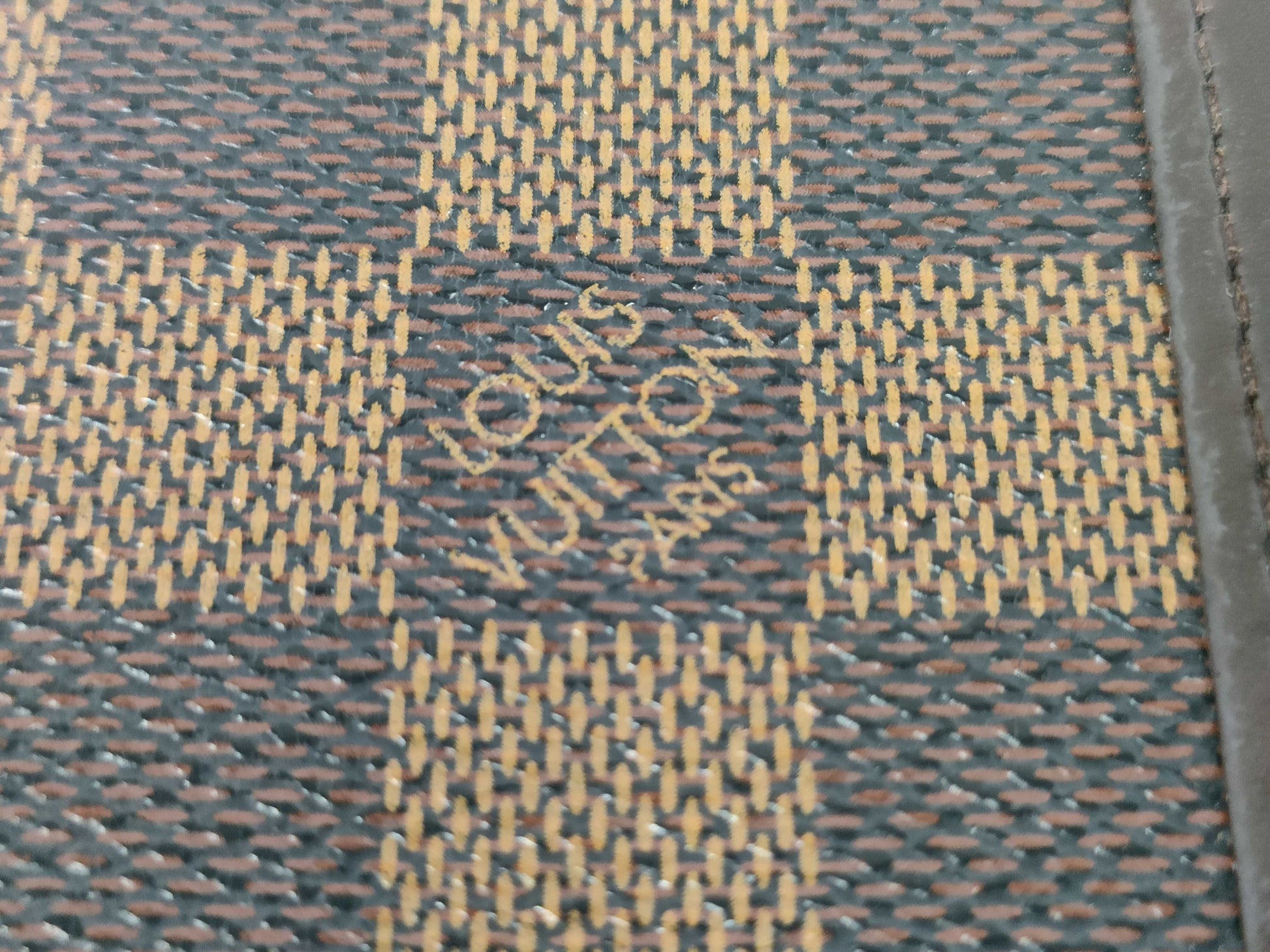 LOUIS VUITTON Damier N61668 Compact Zip Wallet