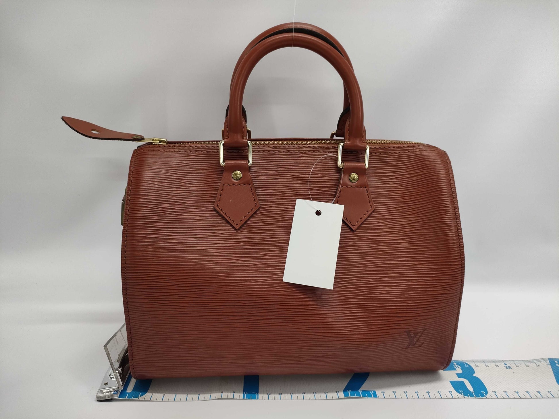 LOUIS VUITTON Epi Speedy 25 Boston Bag