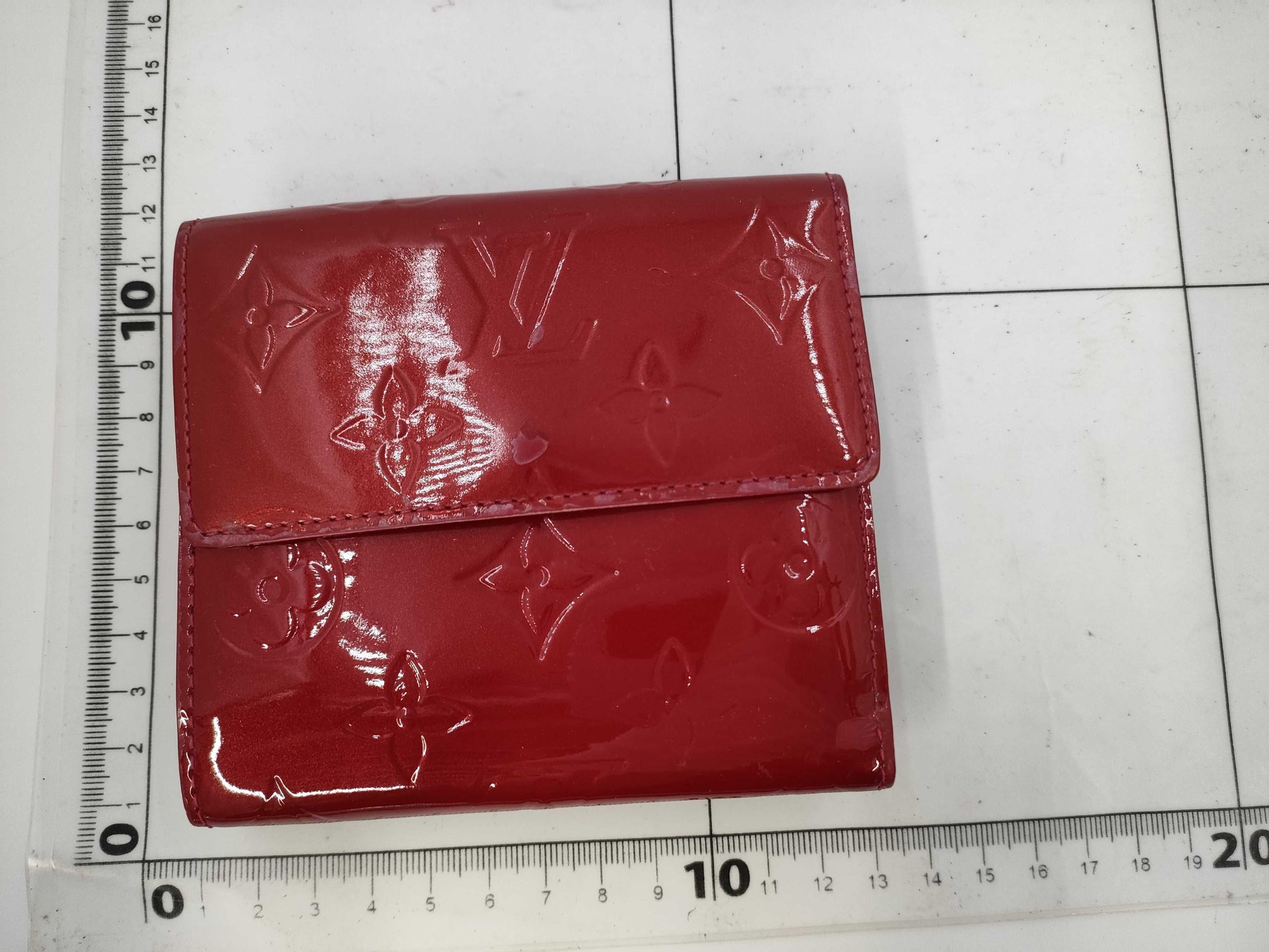 LOUIS VUITTON Vernis Vernis Wallet/Wallet with peeling prevention