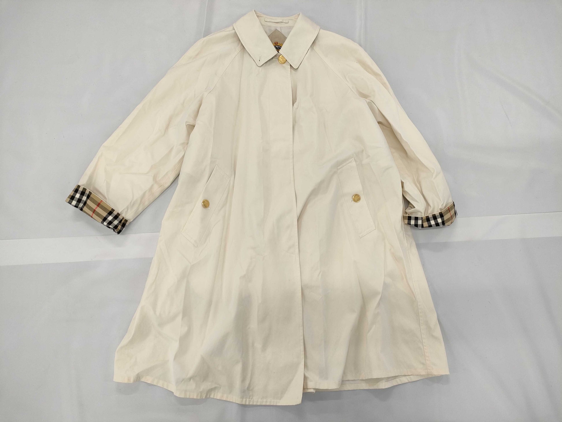 BURBERRY Coat/White Coat