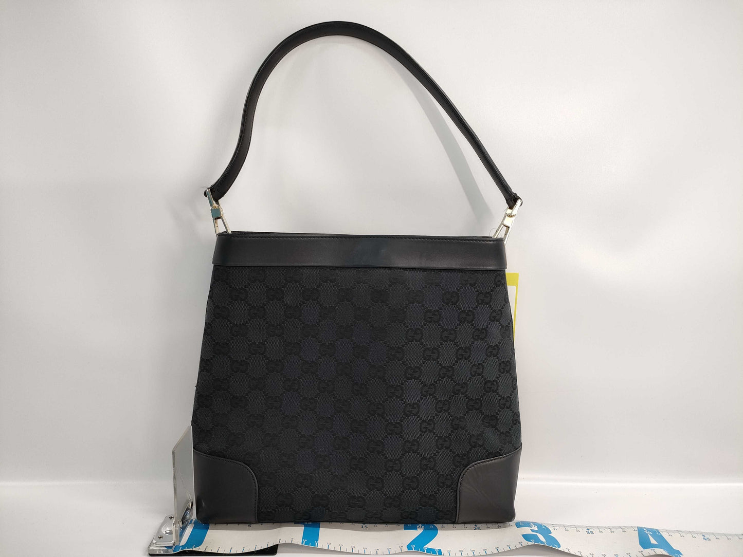 GUCCI GG Canvas x Leather Shoulder Bag 33900