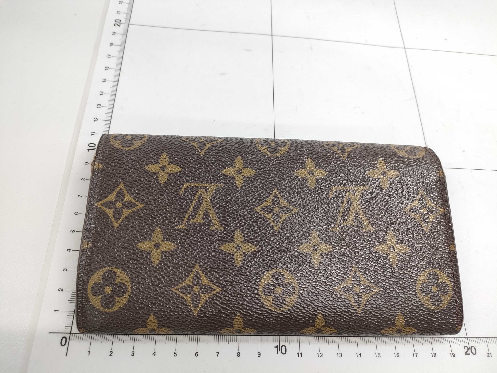 LOUIS VUITTON Monogram Sarah Long Wallet