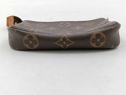 LOUIS VUITTON Monogram Mini Pochette Accessoires Pouch