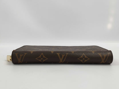 LOUIS VUITTON Monogram Zippy Wallet