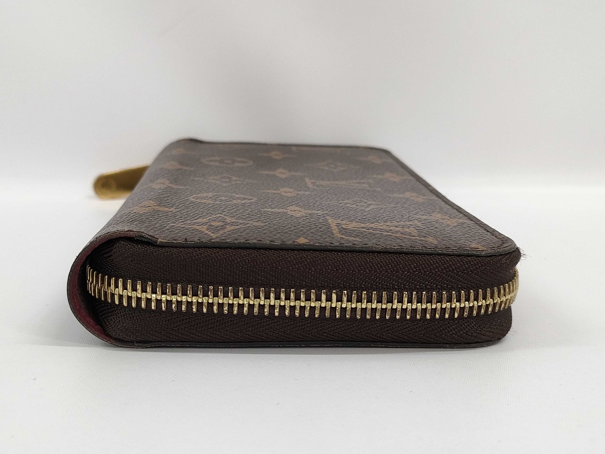 LOUIS VUITTON Monogram Zippy Wallet
