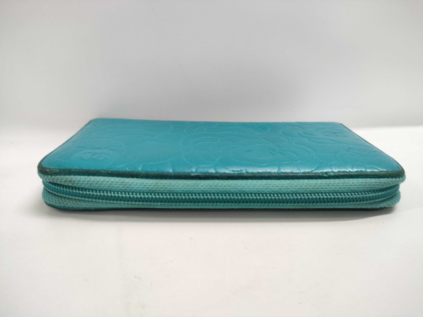 CHANEL Lambskin Camellia Round Wallet