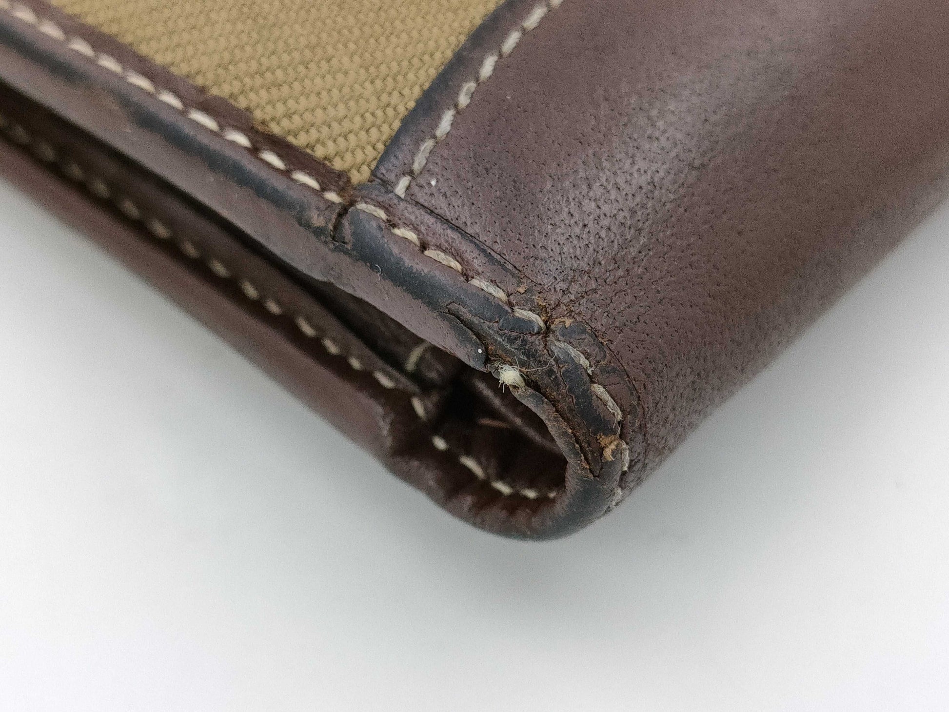 Hunting World Wallet Wallet
