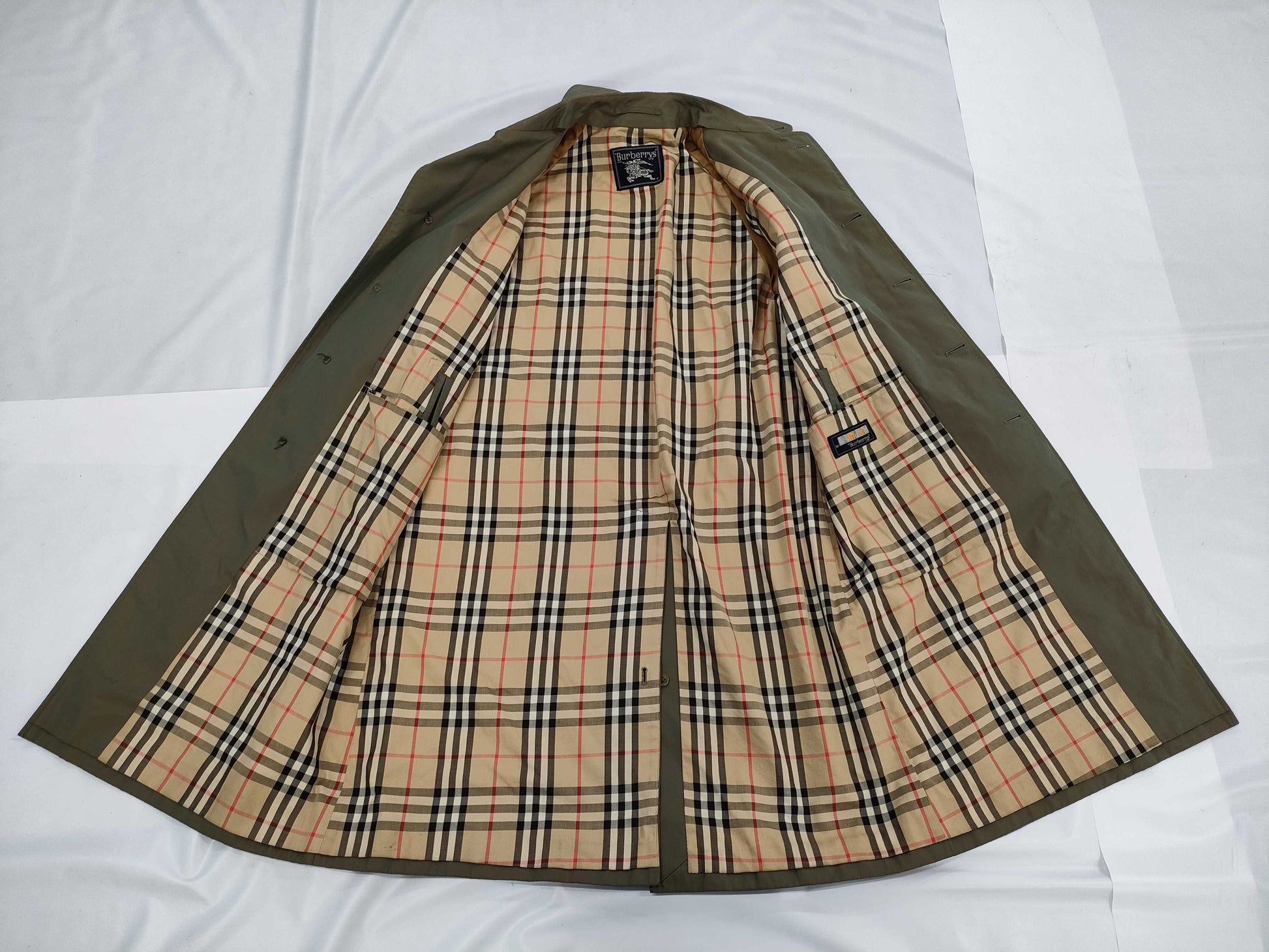 BURBERRY Trench Coat