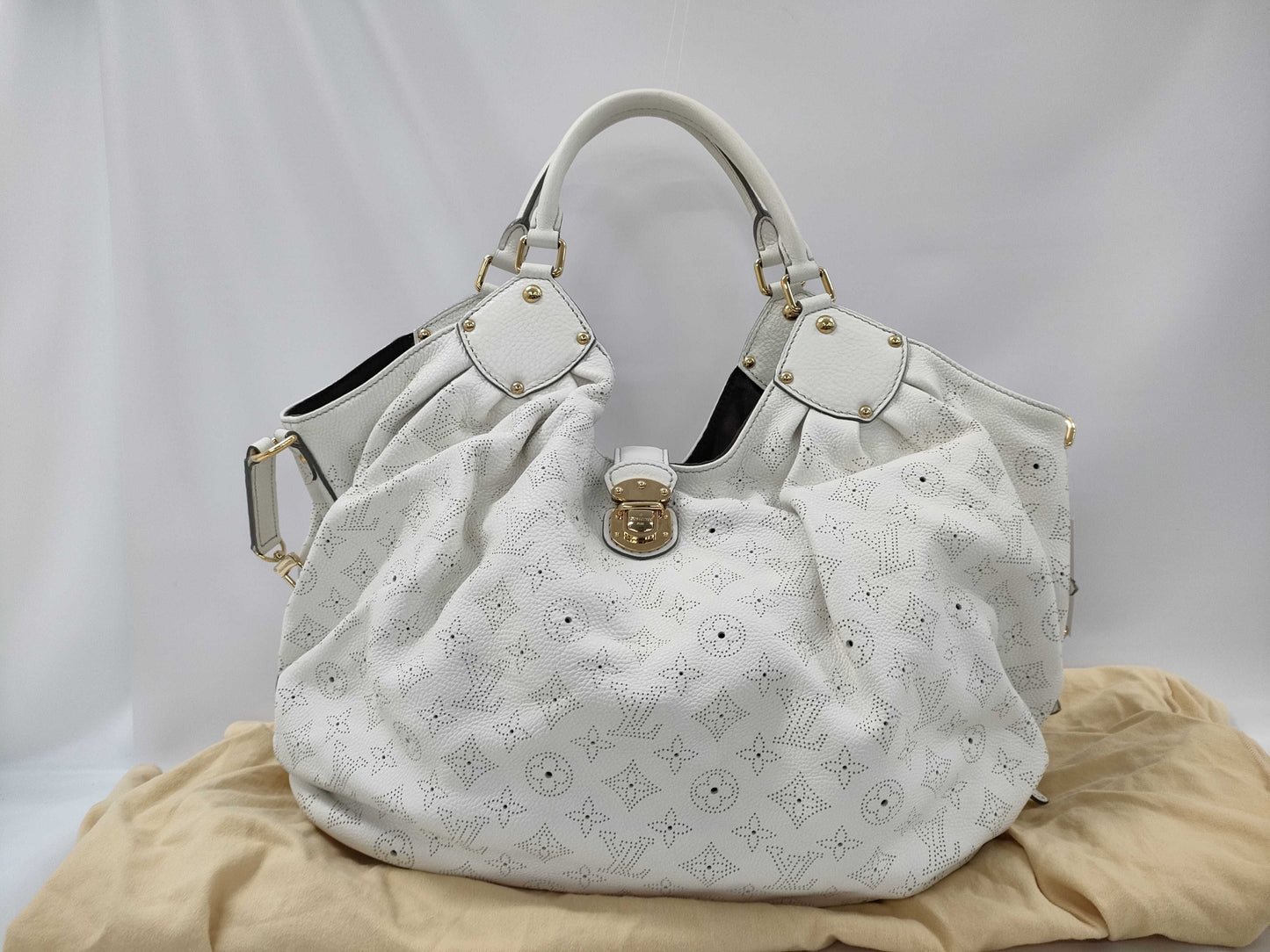 LOUIS VUITTON Mahina XL M93059 Tote Bag Handbag