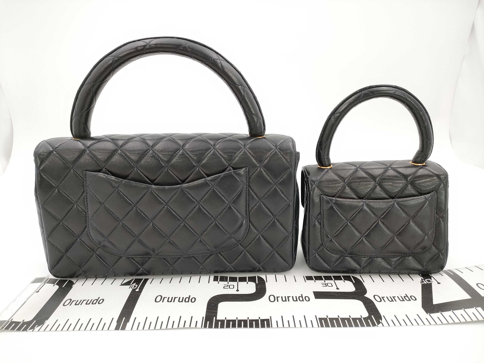CHANEL Lambskin Matelasse Handbag with GD Hardware