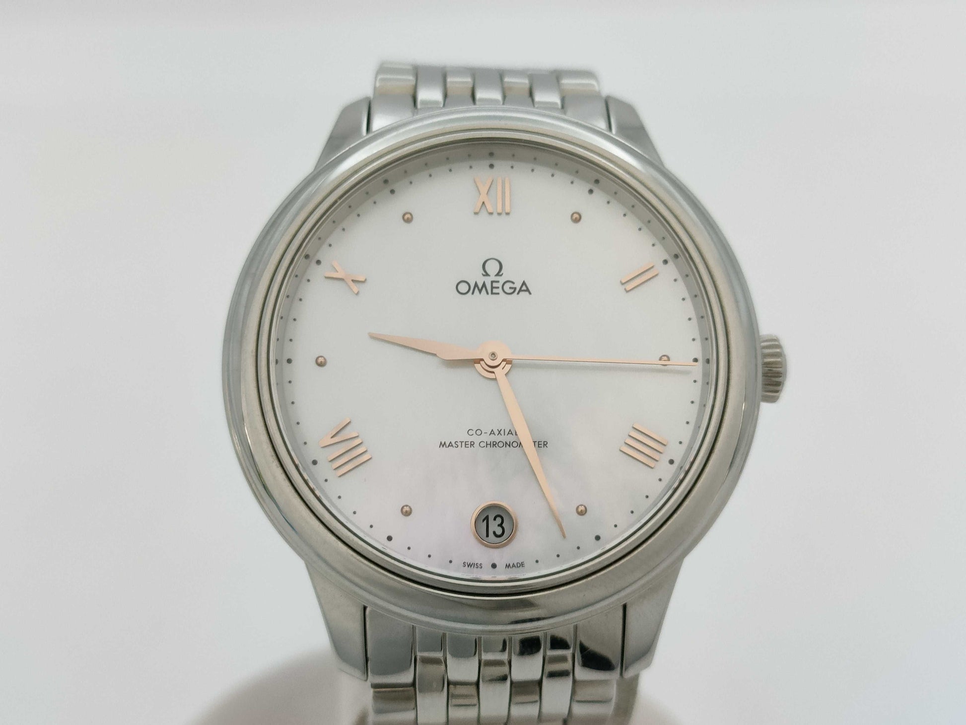 OMEGA 434.10.34.20.05.001 83664170 Shell Dial Boys' Watch