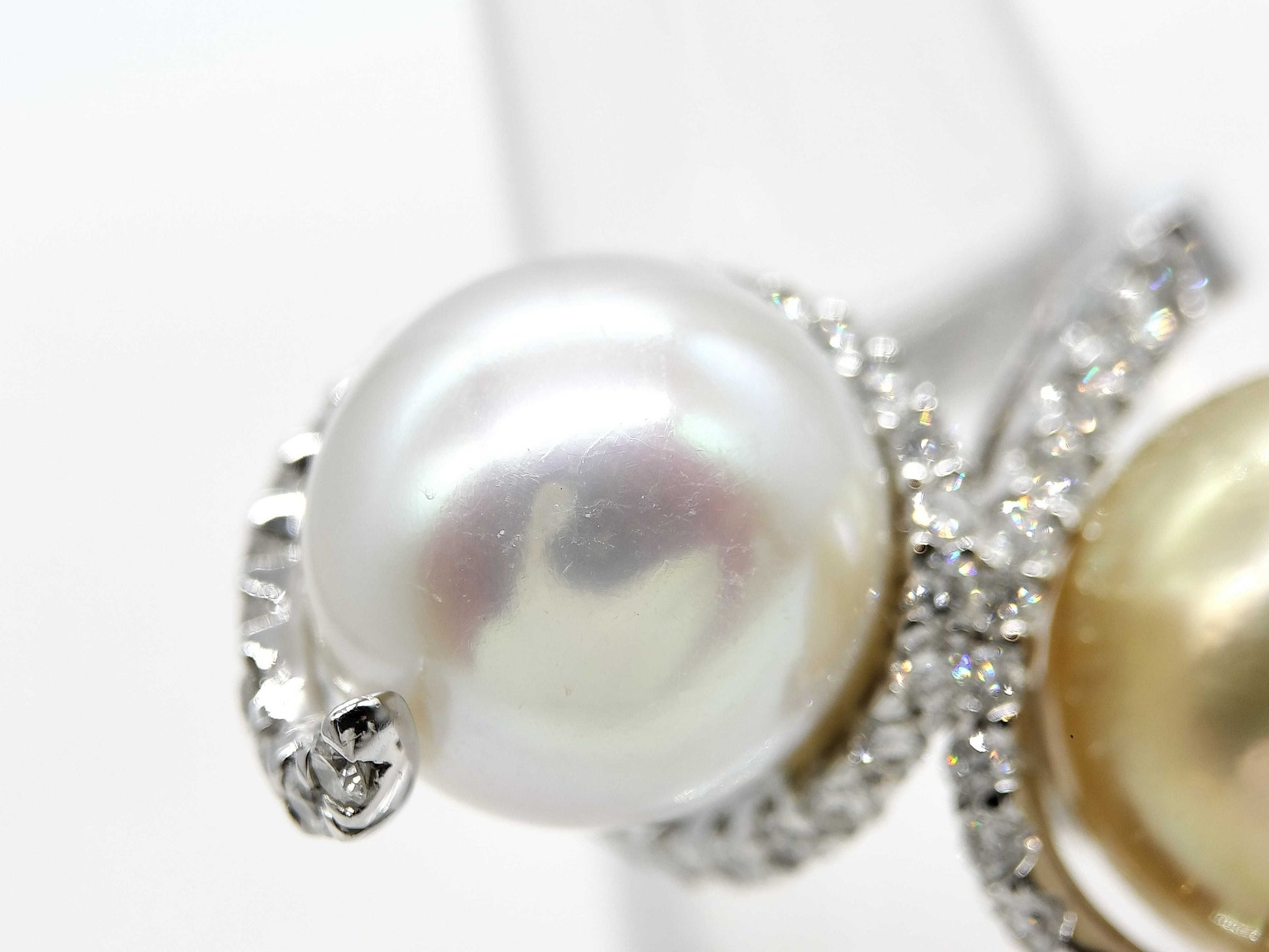 South Sea Pearl Diameter: Approx. 12.0mm / South Sea Pearl Diameter: Approx. 13.5mm, D1.03ct, 18K Gold, 14.0g, Ring 