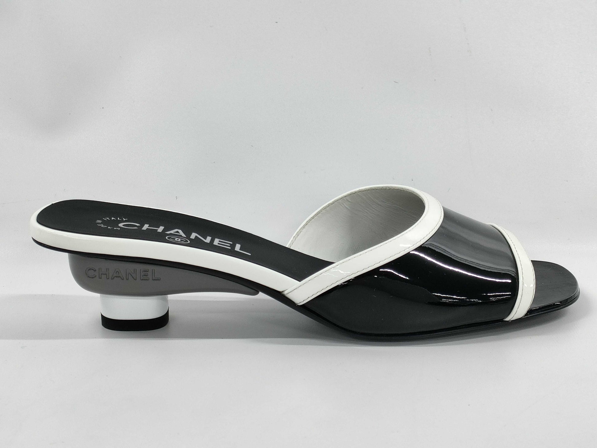 CHANEL enamel two-tone sandals