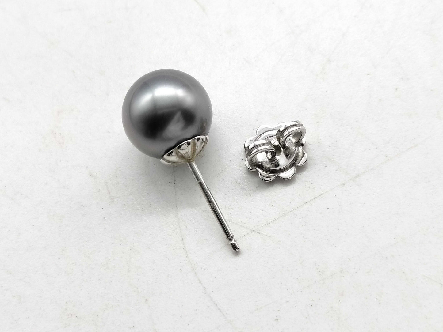 MIKIMOTO Black Pearl Earrings, Diameter 9.7mm, 750g, 4.2g 