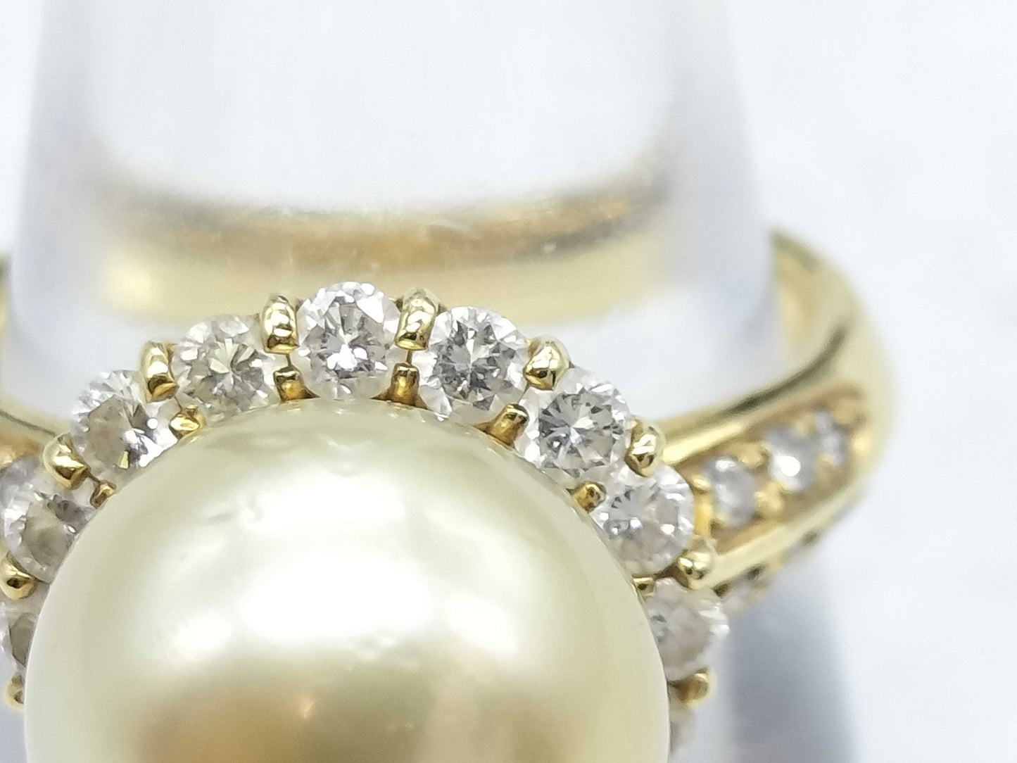 Pearl Ring 11.4mm Diameter, 0.77ct, 7.7g, 18K Gold