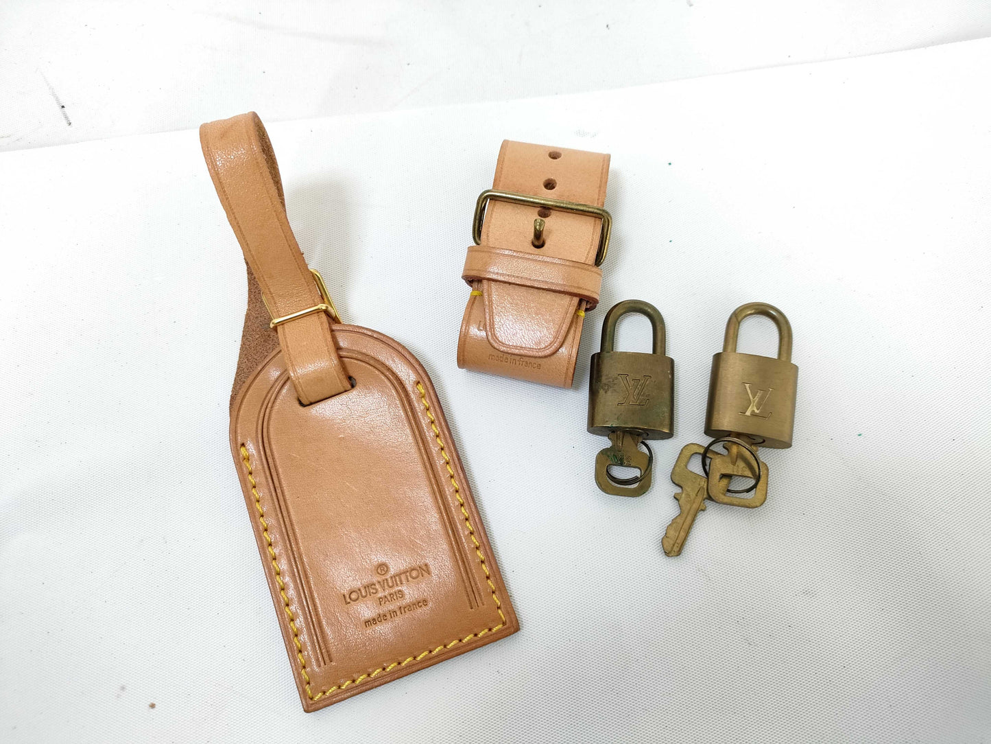 LOUIS VUITTON Padlocks / Name Tags and Other Accessories