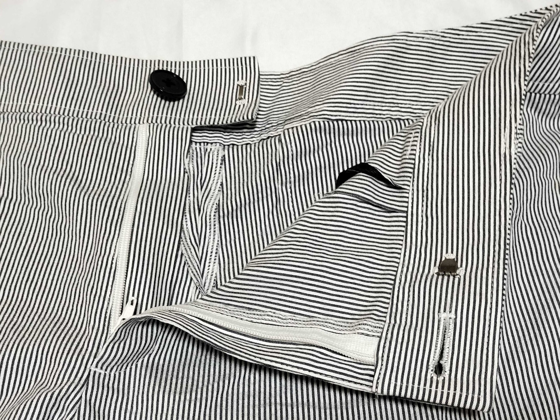 Burberrys □ Burberry Pants Pants