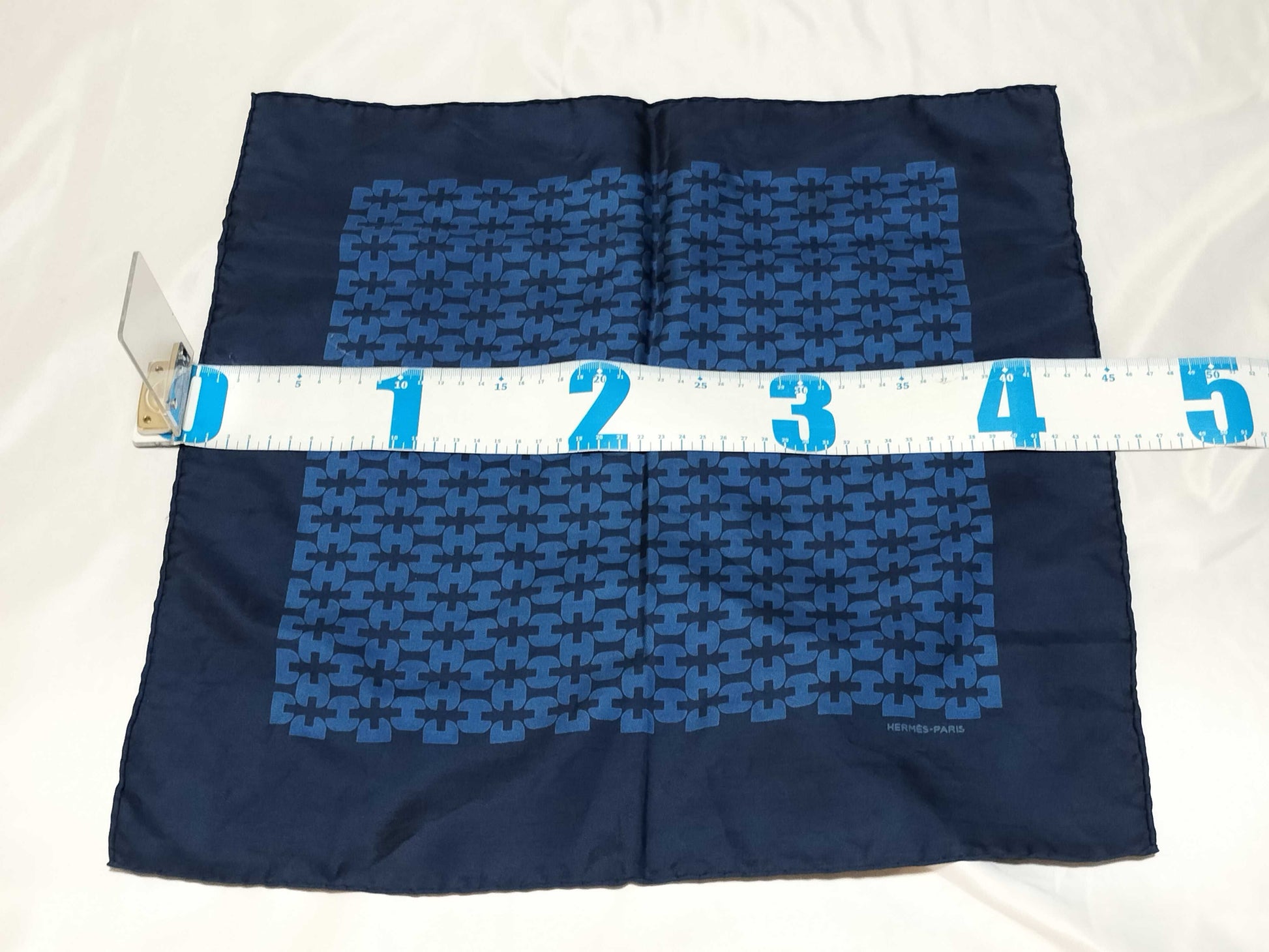 HERMES Scarf, H Pattern, No Tag