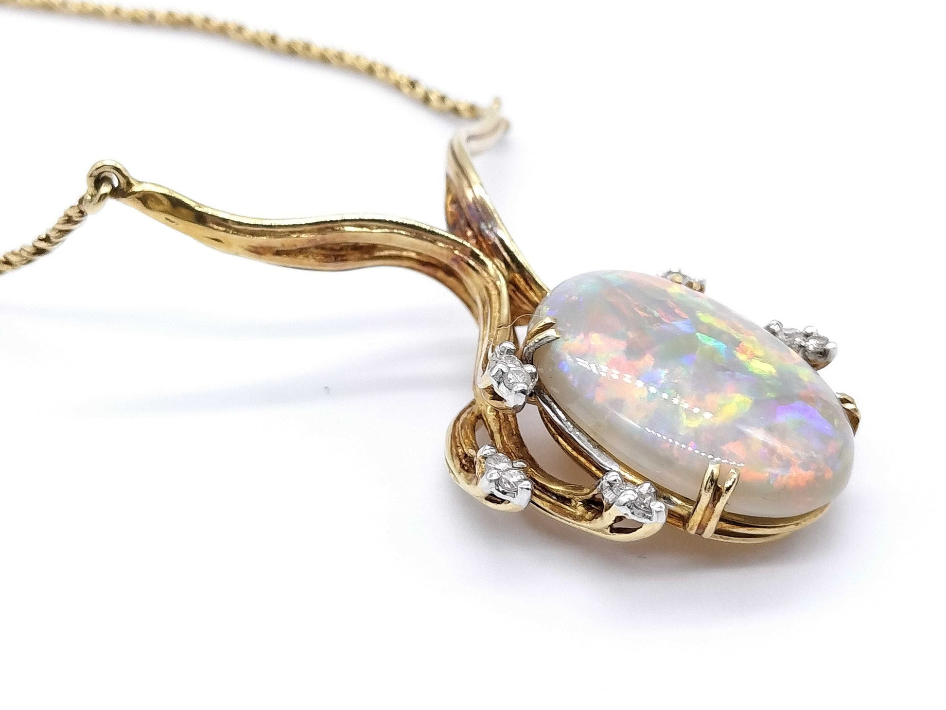 UNOAERRE Opal and Diamond 750 11.0g Necklace 