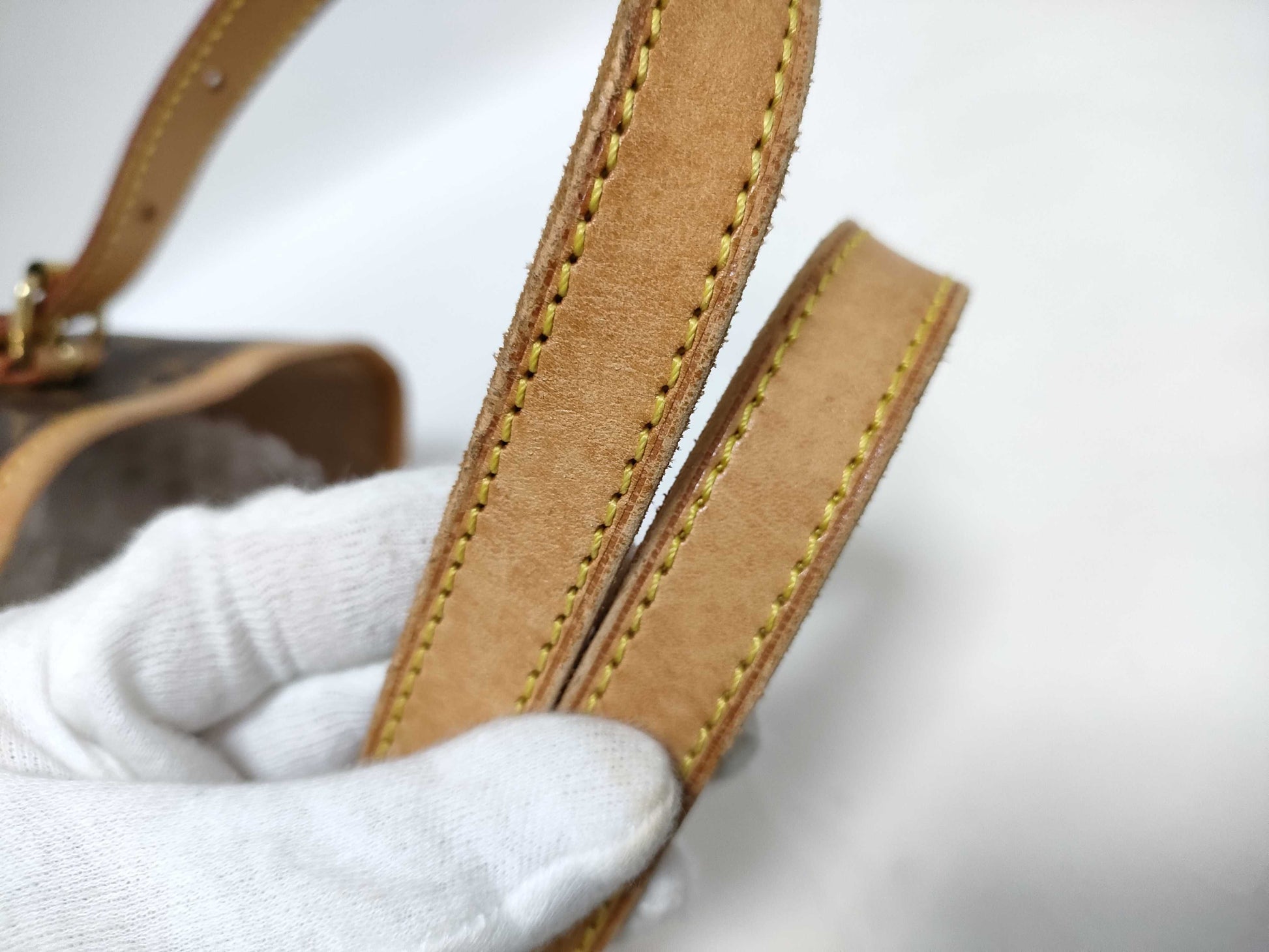 LOUIS VUITTON Monogram Bucket GM Pouch Tote Bag