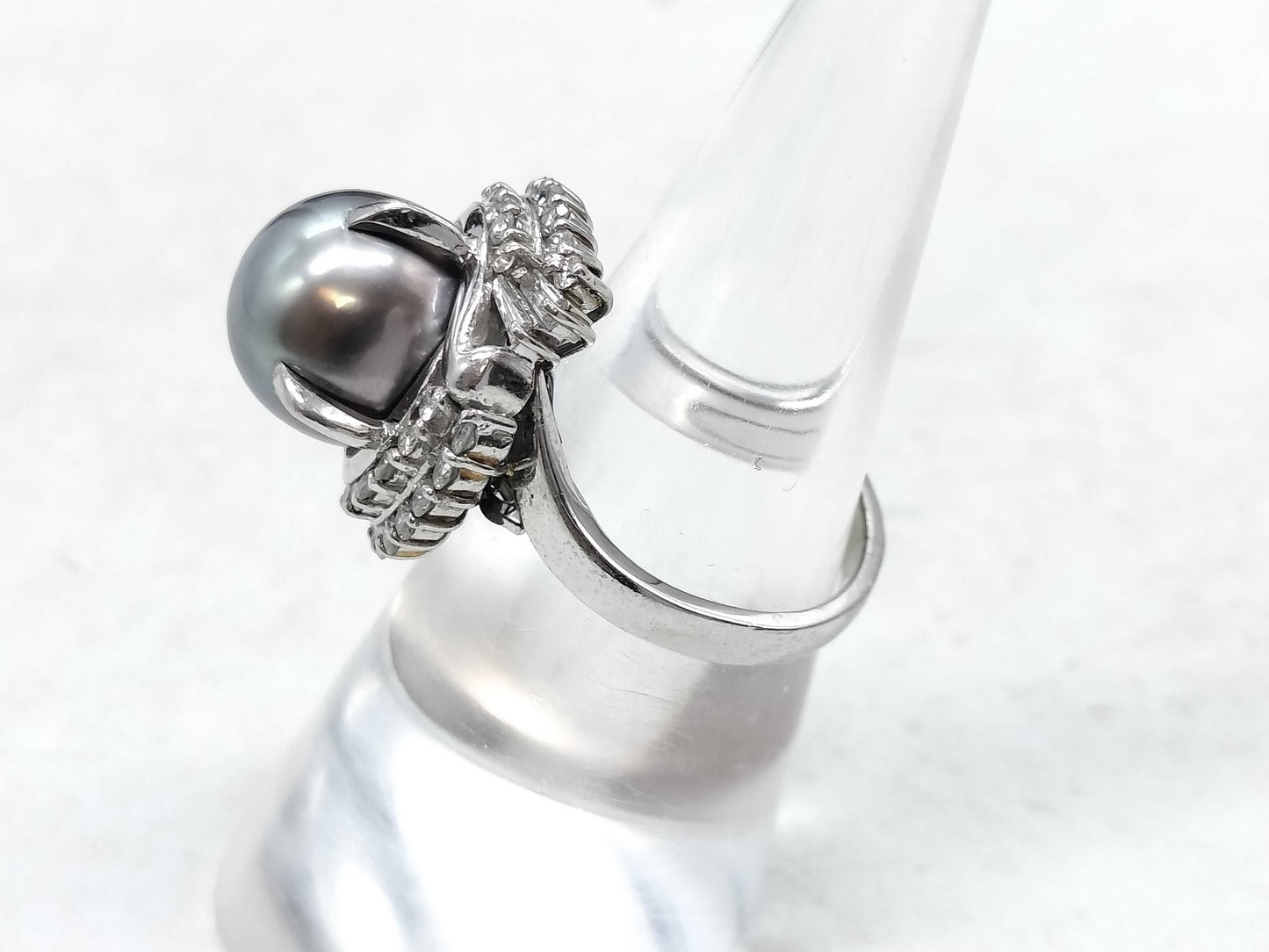 Black South Sea Pearl Ring, Diameter 10.4mm, D0.68ct, Pt900, 10.9g 