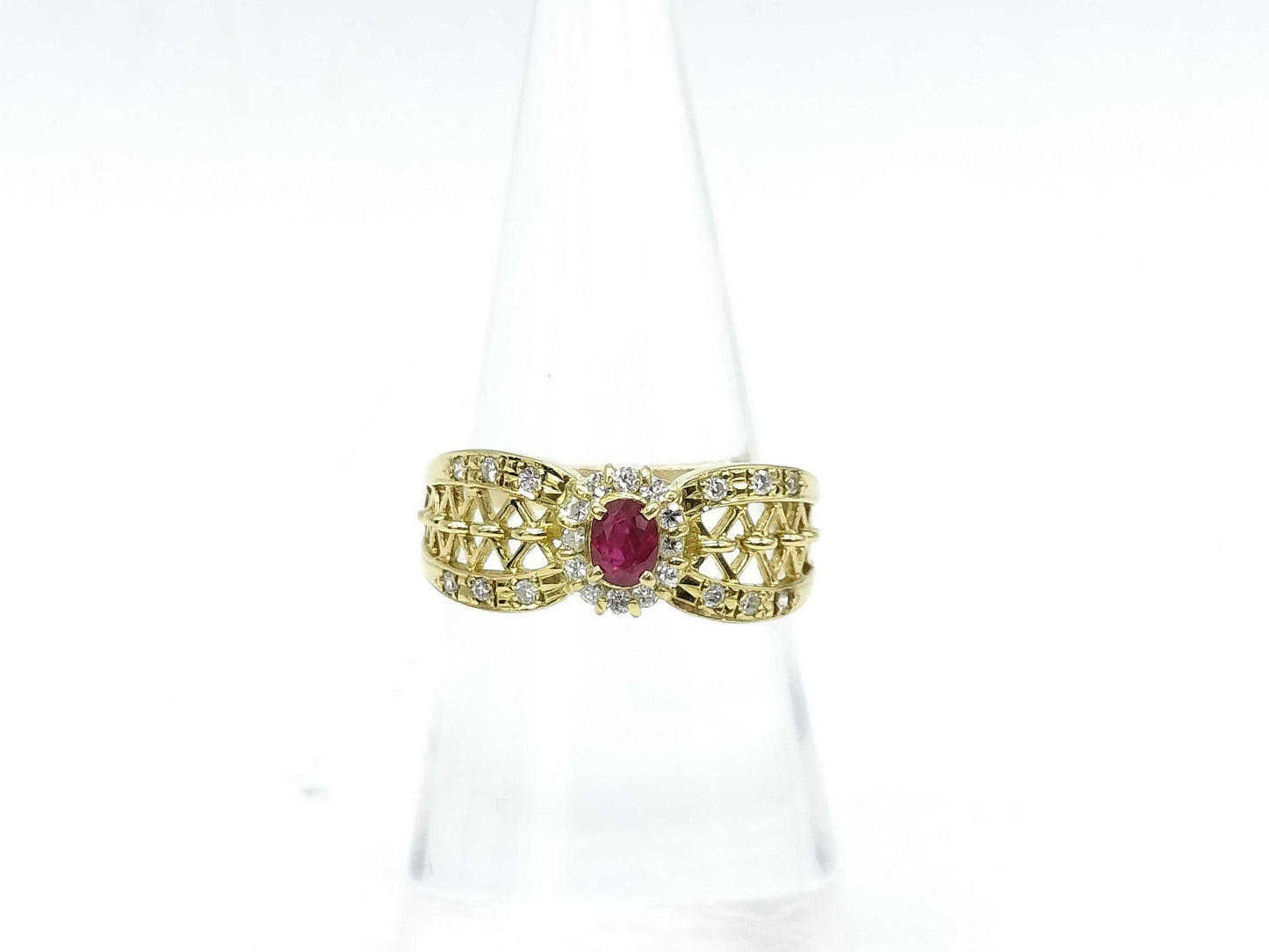 Ruby and Diamond 18K 3.2g Ring 
