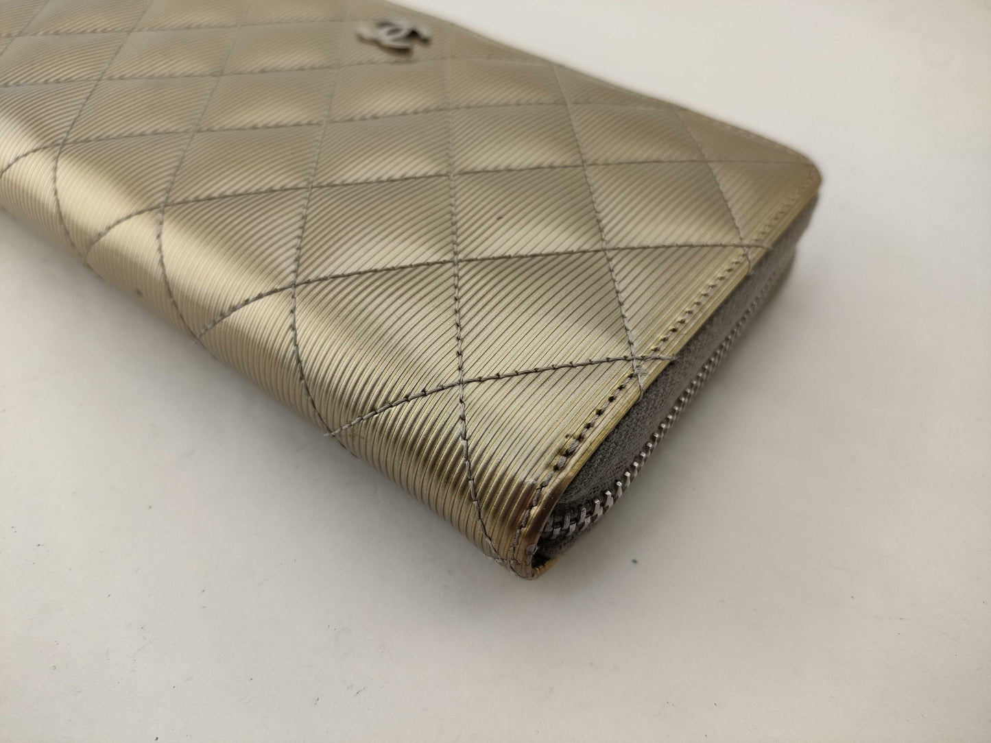 CHANEL Long Wallet with Round Zipper Wallet