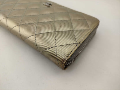 CHANEL Long Wallet with Round Zipper Wallet