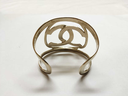 CHANEL B16 A Coco Mark Gold Bangle with Box Bracelet/Bangle
