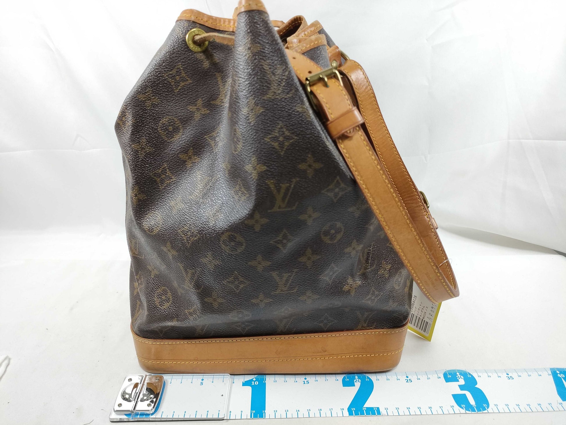 LOUIS VUITTON Monogram M42224 Noe Shoulder Bag