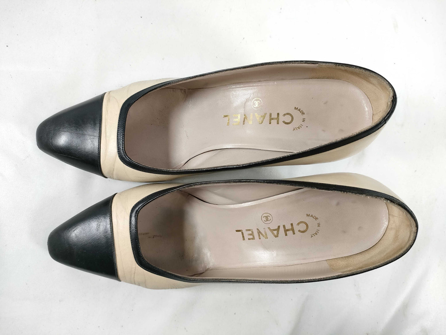 CHANEL Pumps Ivory Pumps