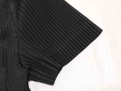 ISSEY MIYAKE Pleats Please Tops