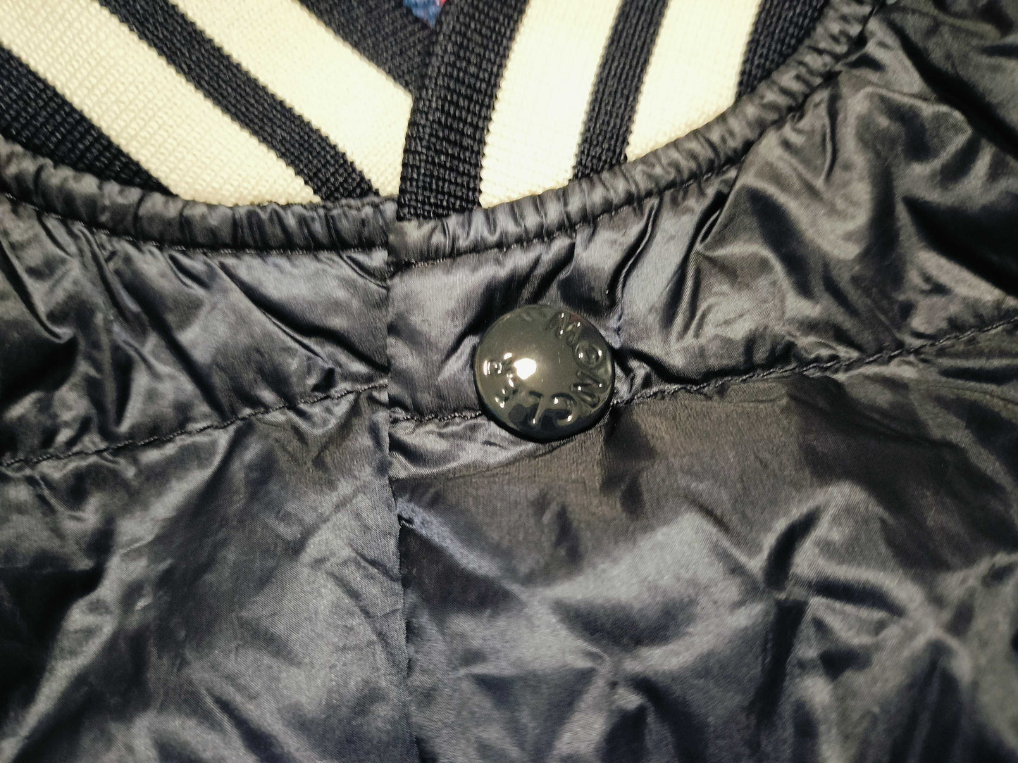 MONCLER ENRICK GIUBBOTTO Light Down Jacket